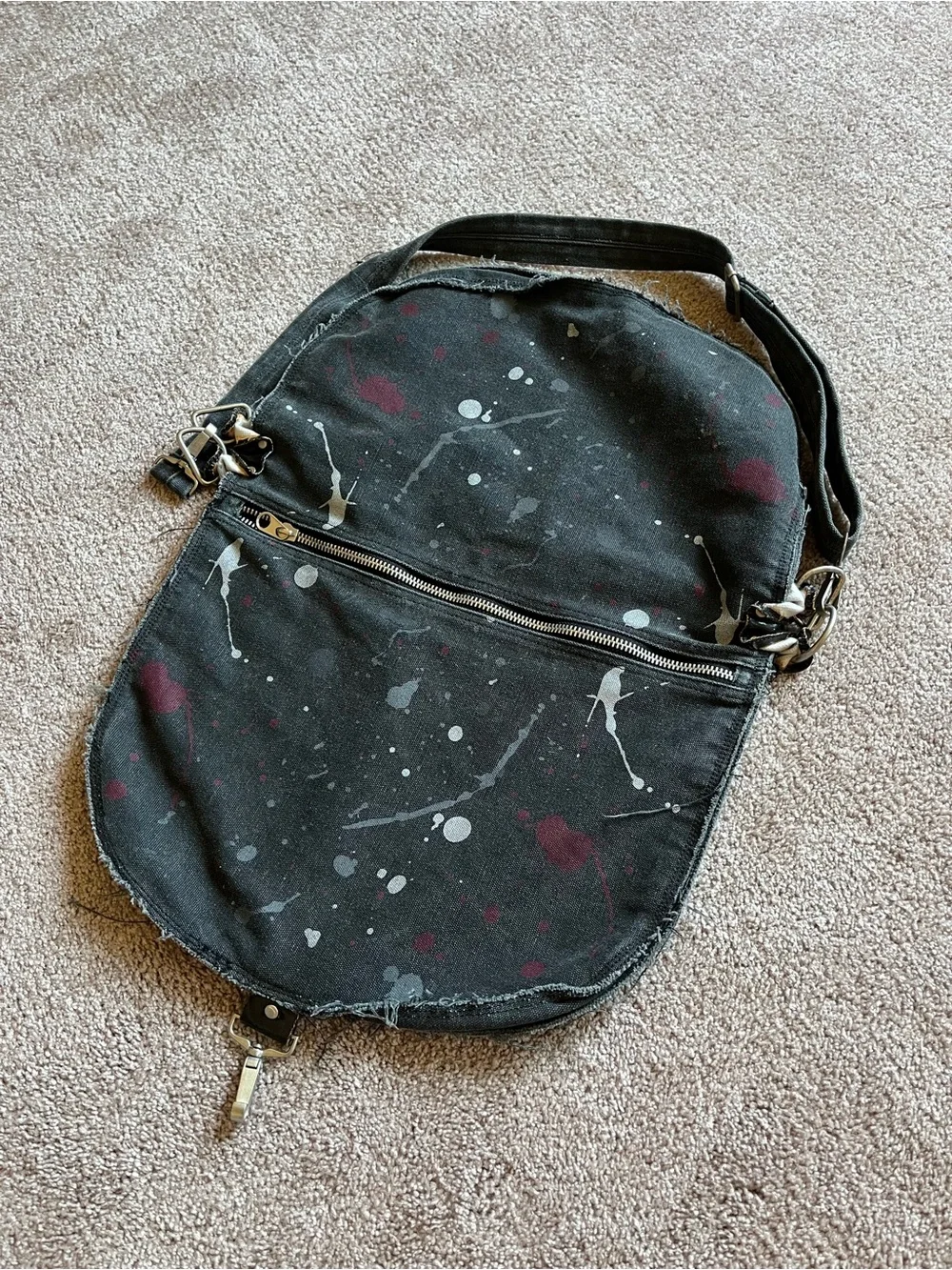 VTG 00’s / Y2K Alpinestars Faded Black Paint Splatter Messenger Bag